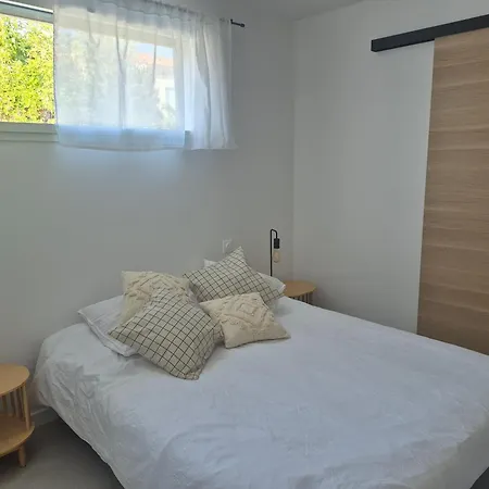 T3 Avec Patio à La Rochelle Apartamento *